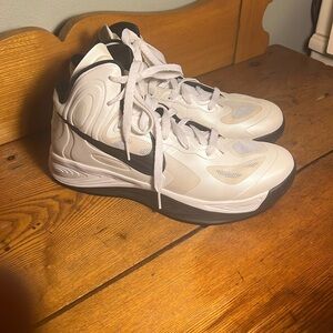 Nike Hyperfuse White High Top Athletic Shoes 
Women’s Size 8